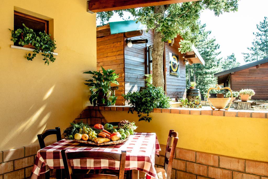 La Taverna Dei Briganti Hotel Cotronei Exterior photo