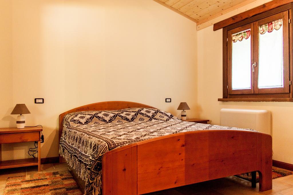 La Taverna Dei Briganti Hotel Cotronei Room photo